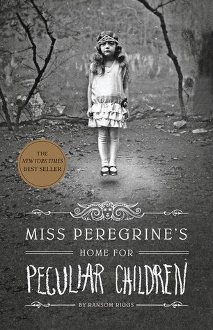 Book cover of Miss Peregrine's Home for Peculiar Children by Ransom Riggs