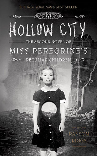 Book cover of Hollow City by Ransom Riggs
