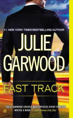 Book cover of Fast Track by Julie Garwood