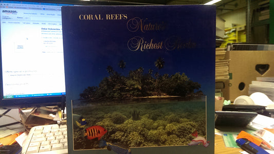 Book cover of Coral Reefs: Nature's Richest Realm by Roger Steene