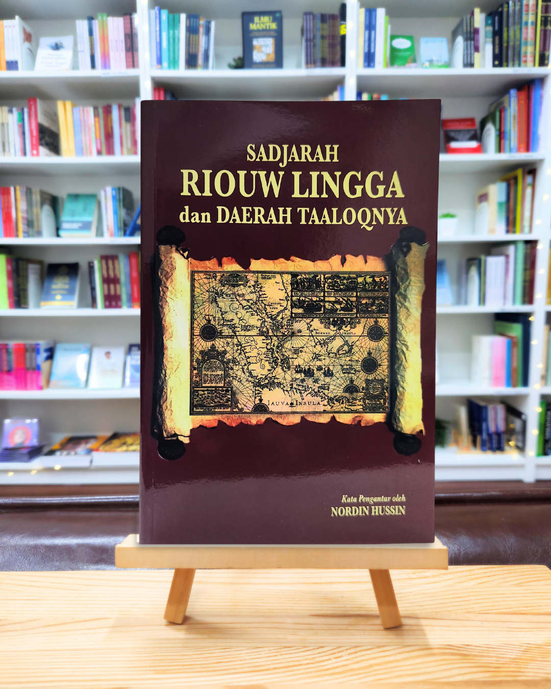 Book cover of Sadjarah Riouw Lingga dan Daerah Taaloqnya by Nordin Hussin