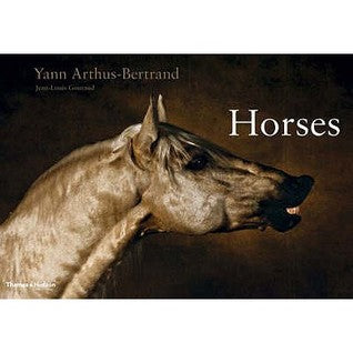 Book cover of Horses /Anglais by Yann Arthus-Bertrand, Jean-Louis Gouraud
