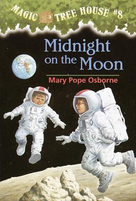Book cover of Midnight on the Moon by Mary Pope Osborne, Sal Murdocca (Illus.)