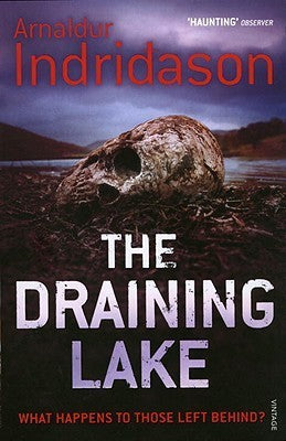Book cover of The Draining Lake by Arnaldur Indriðason, Bernard Scudder (Trans.)