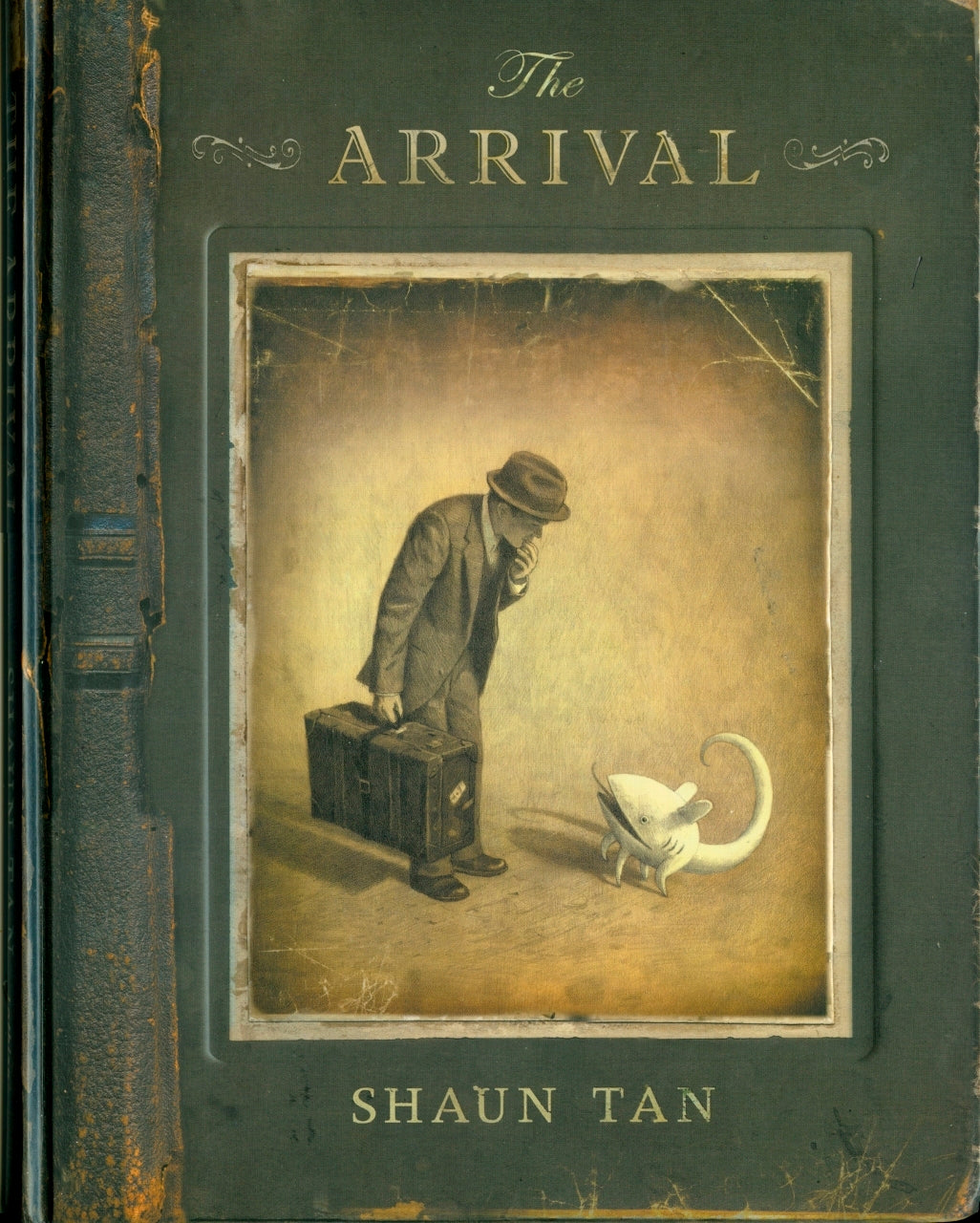 Book cover of The Arrival by Shaun Tan