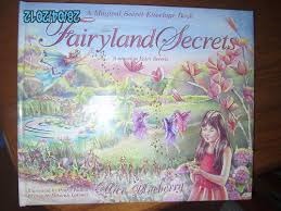 Book cover of Fairyland Secrets: A Magical Secret Envelope Book by Deborah Latimer, Penny Walton (Illus.)
