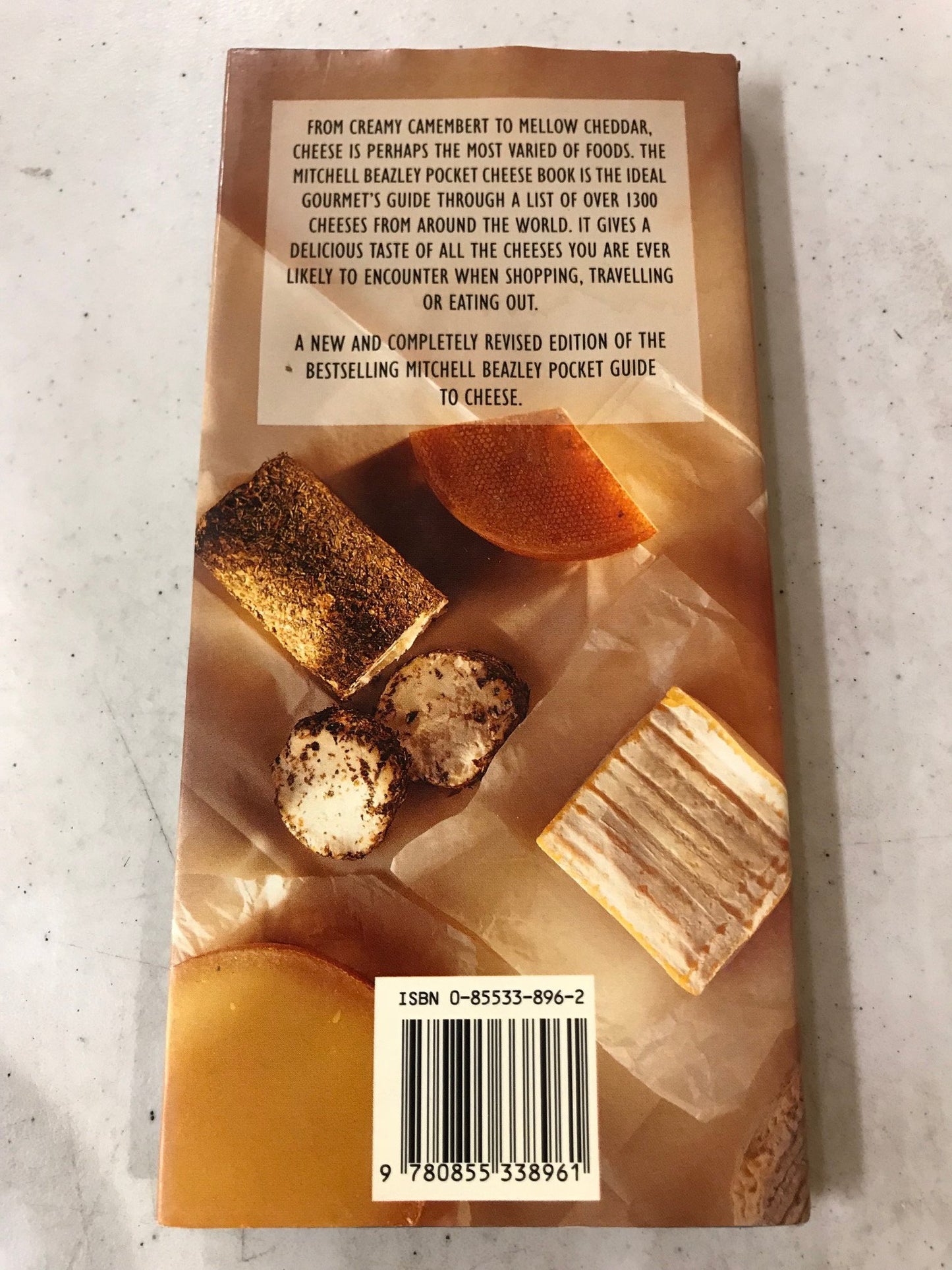 Book cover of Pkt Gde To Cheese by Sandy Carr