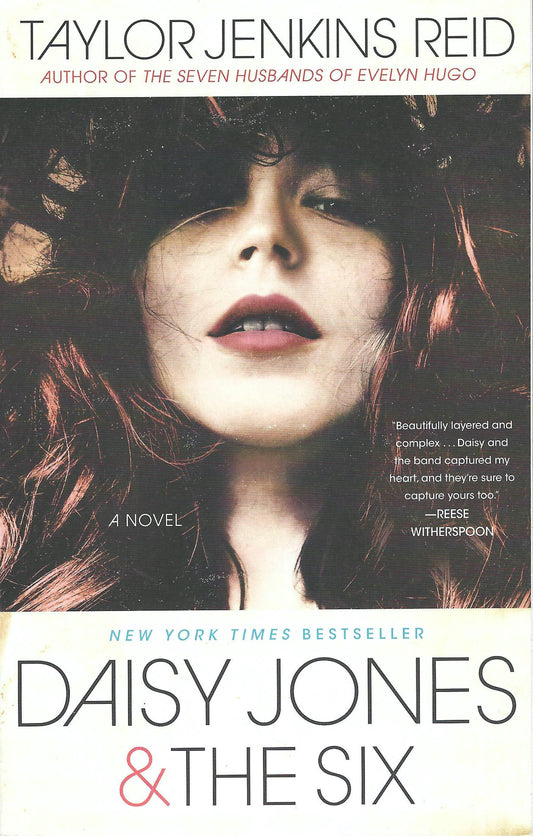 Book cover of Daisy Jones & The Six by Taylor Jenkins Reid