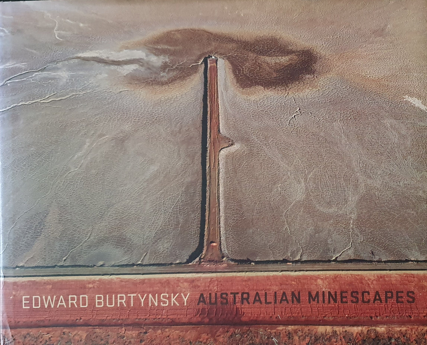 Book cover of Australian Minescapes by Edward Burtynsky