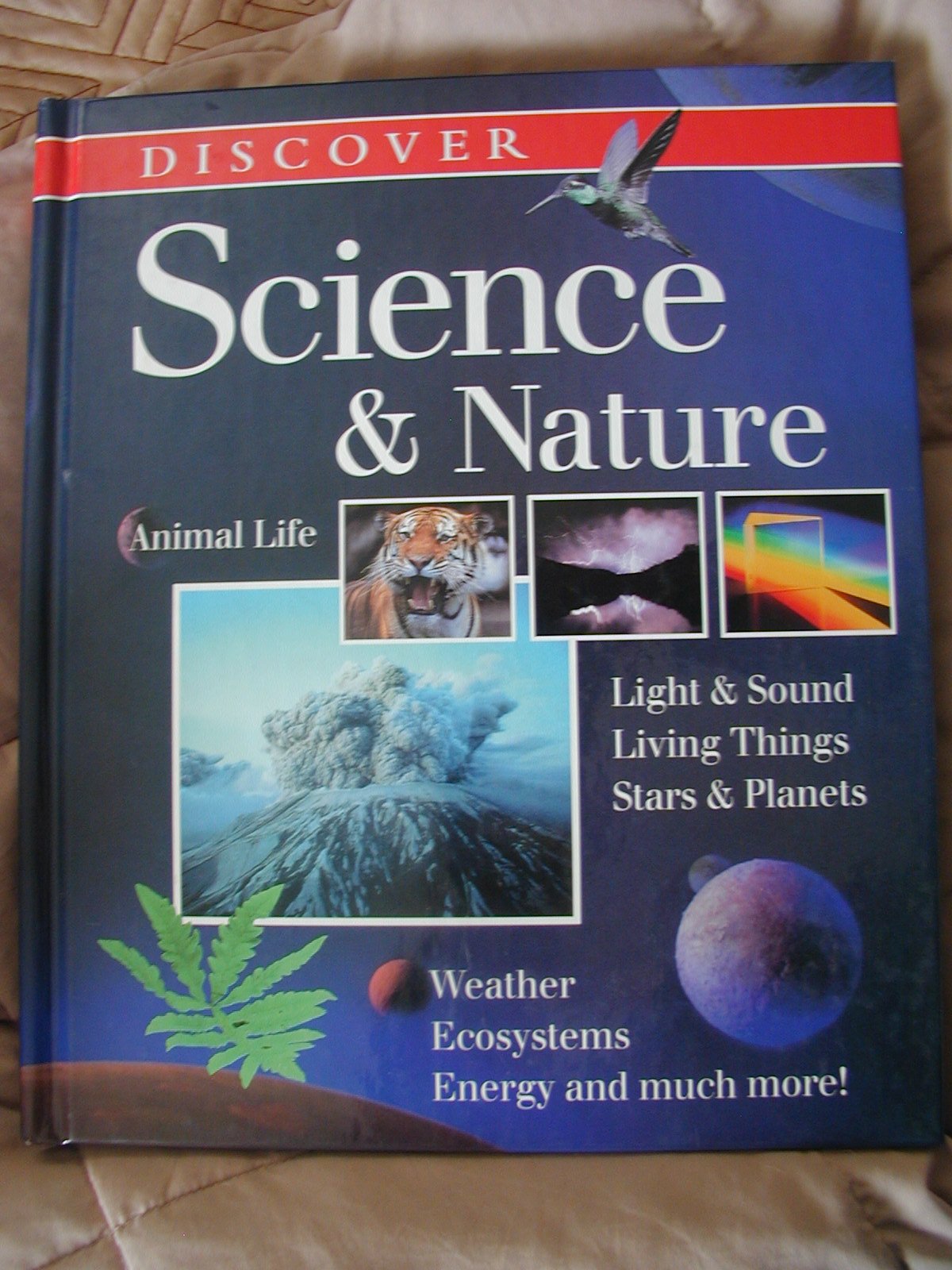 Book cover of Science And Nature Encyclopedia by Publicatio