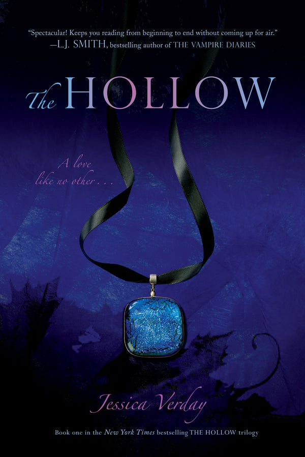 Book cover of The Hollow by Jessica Verday