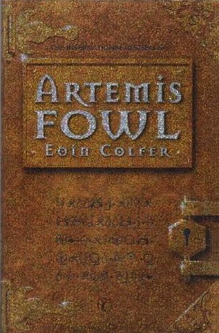 Book cover of Artemis Fowl by Eoin Colfer